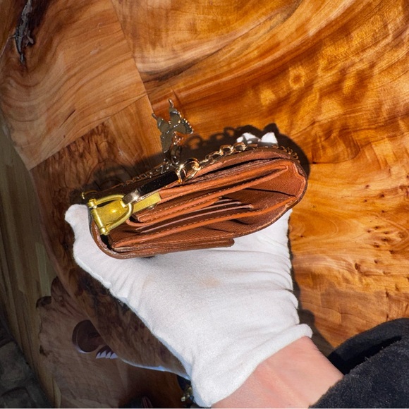 LOUIS VUITTON
Monogram Porte Tresor Etui Papiers
Wallet 1998 france converted - Picture 6 of 16